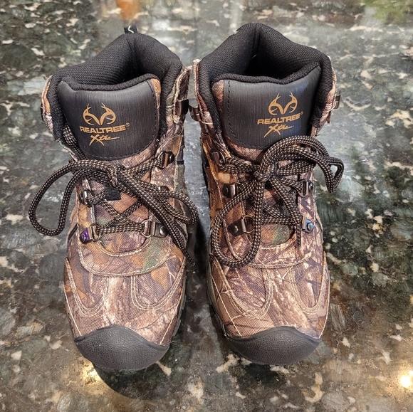 Boys Realtree Camo Lace Up Boots - Picture 2 of 4